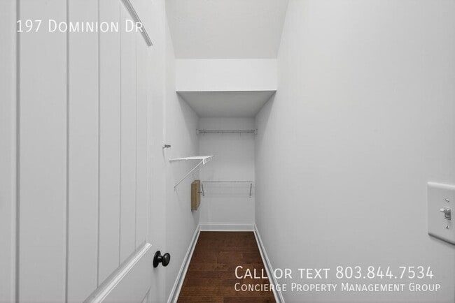 Foto del edificio - 197 Dominion Dr