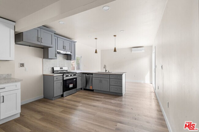 Foto del edificio - 11243 Hulme Ave