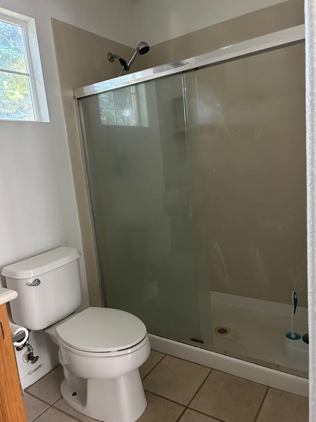 Building Photo - Studio with All Utilities Included!