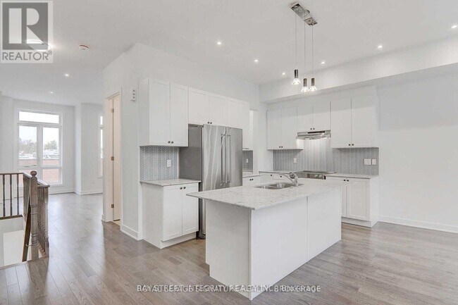 Building Photo - 11 Howick Ln