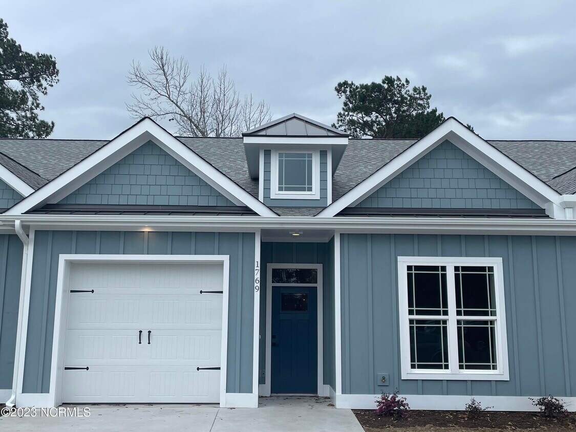 Foto principal - 1769 Tommy Jacobs Dr
