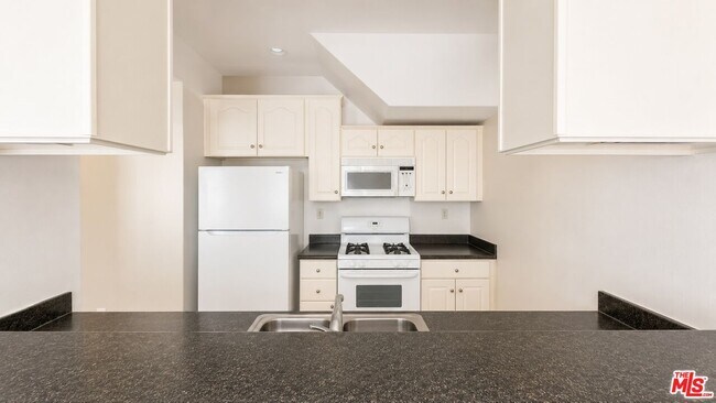 Foto del edificio - 15200 Sherman Way