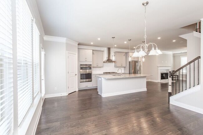 Foto del edificio - 3 story townhome in a great location in Chamblee