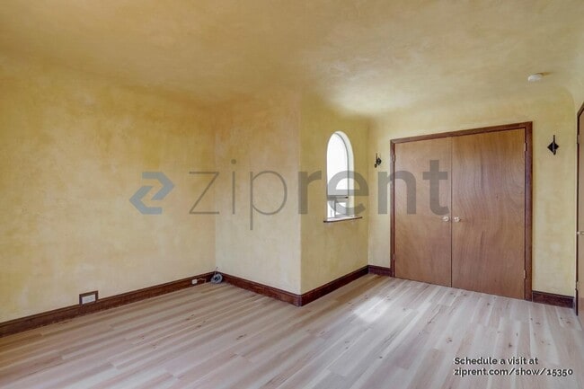 Building Photo - Unit ADU