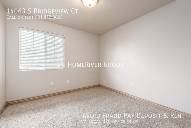 Foto del edificio - Awesome 3 Bed 2 Bath Townhome!