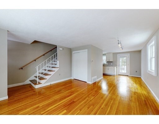 Building Photo - 27 Ledge Hill Rd