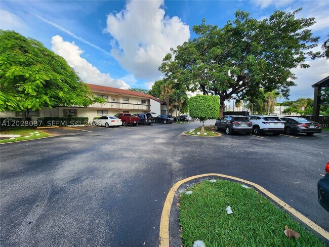 Foto del edificio - 461 NW 107th Ave