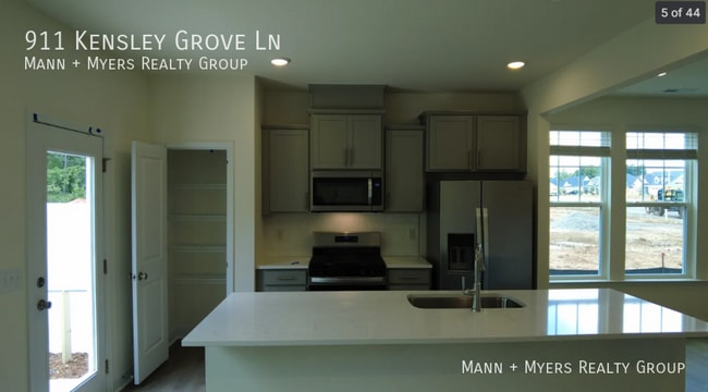 Foto del edificio - 911 Kensley Grv Ln