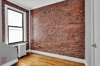Building Photo - 410 E 13th St