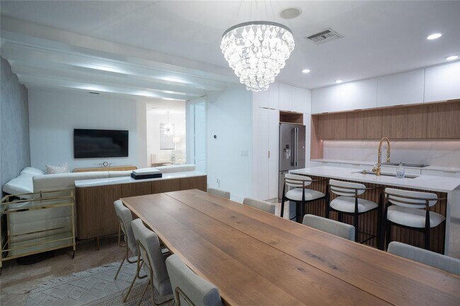 Foto del edificio - 4041 Devenshire Ct