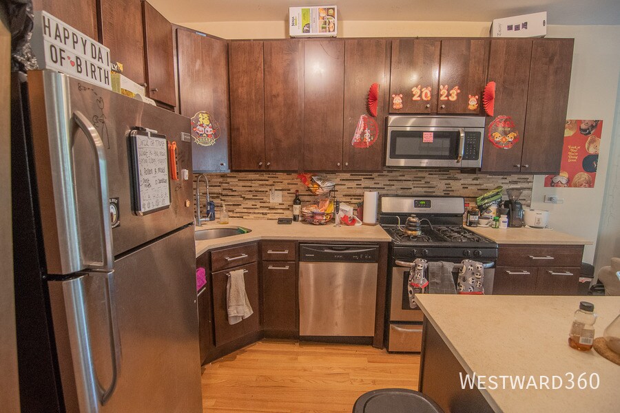 Primary Photo - 2110 W 18th St