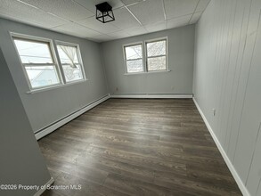 Building Photo - 375 Grove St