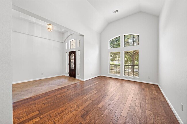 Building Photo - 13502 Redwood Shores Dr