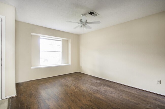 Foto del edificio - 6019 Spellman Rd