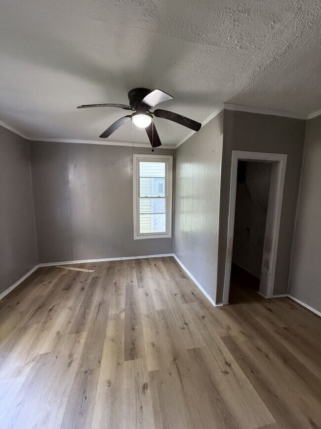 Foto del edificio - Charming Home Available