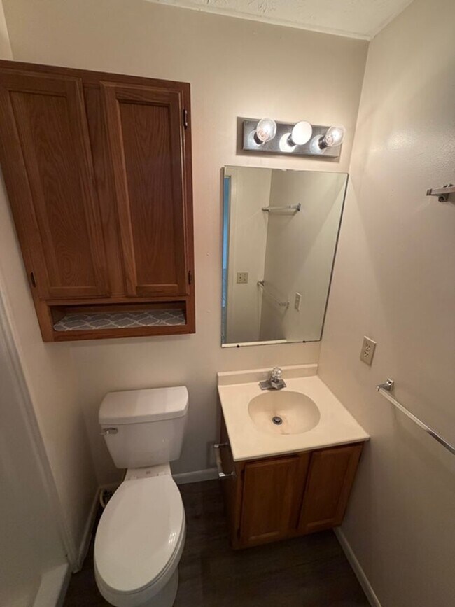 Foto del edificio - 1533-1539 Meadow Spring Dr