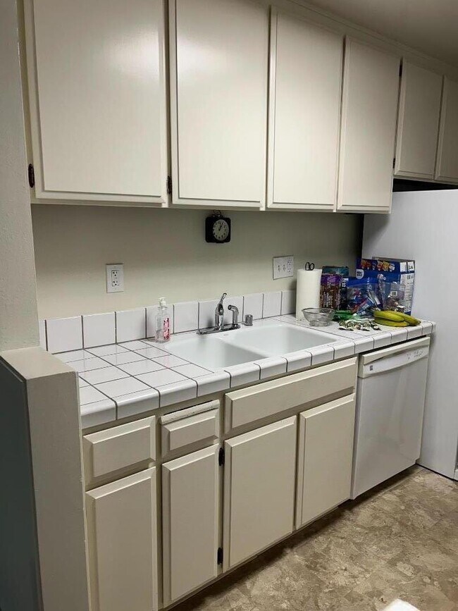 Foto del edificio - 3316 Brittan Ave