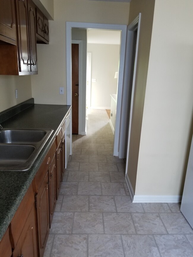 Large Kitchen - 104 Kenosha St