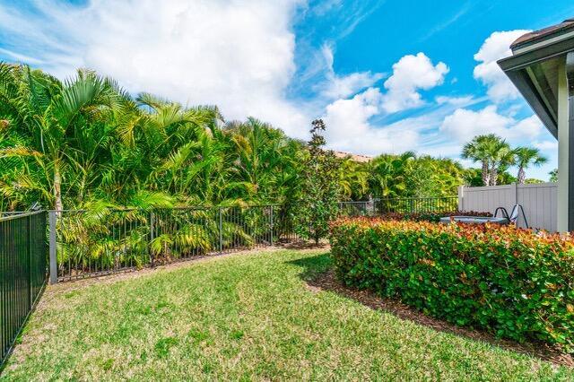 Foto del edificio - 8301 Catria Ln