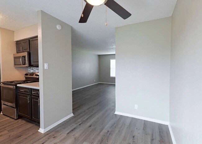 Foto del edificio - 531 Bedford Rd