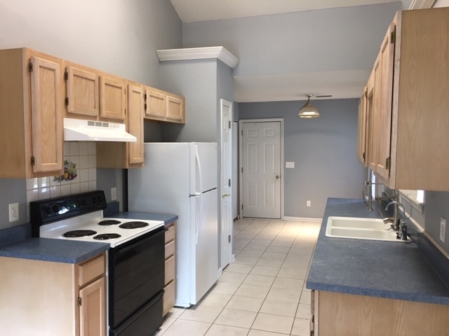 Foto del edificio - 1316 Lexington Dr