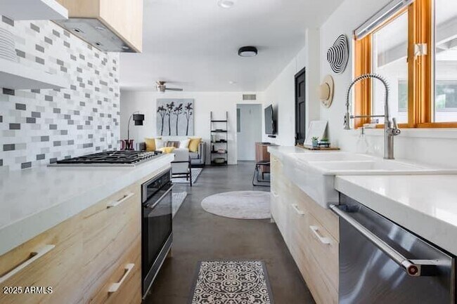 Foto del edificio - 409 W 14th St