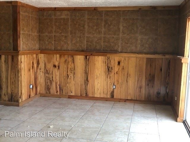 Building Photo - 3 br, 2.5 bath House - 821 Esconditas Place