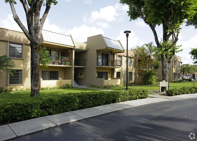 Foto del edificio - 10413 N Kendall Dr