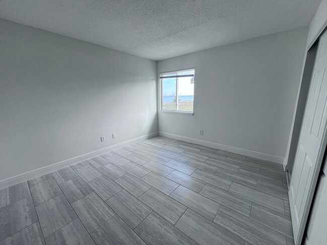 Building Photo - Sailpoint Bay Apartments