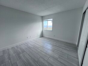 Building Photo - Sailpoint Bay Apartments