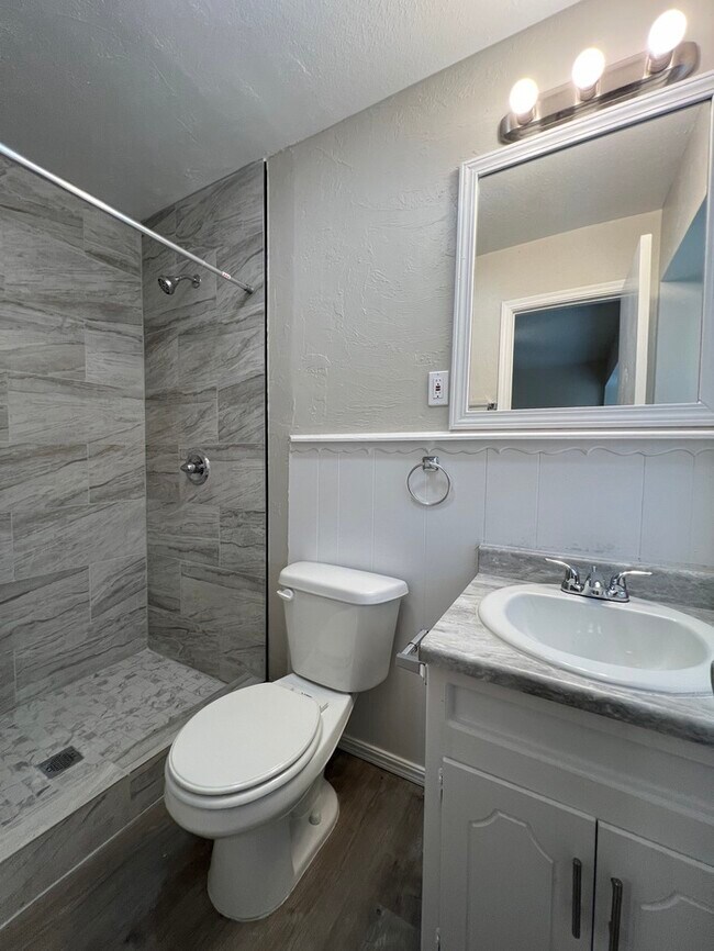 Foto del edificio - 7808 Northwest 6th St. Oklahoma City OK 73127