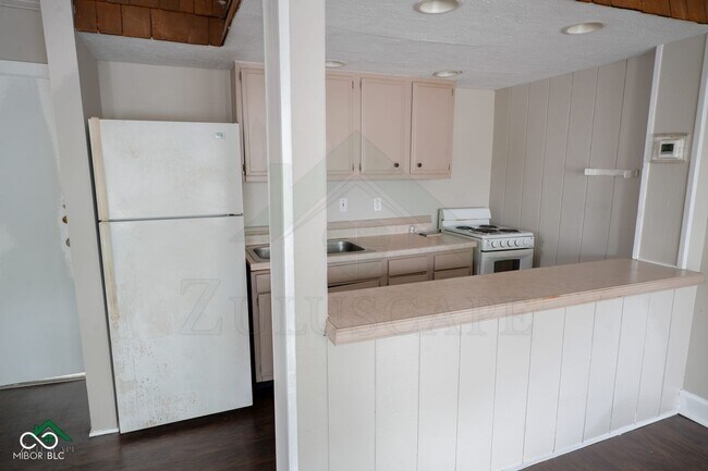 Foto del edificio - 723 N Reserve St
