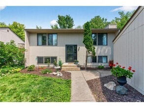 Building Photo - 16220 15th Ave N