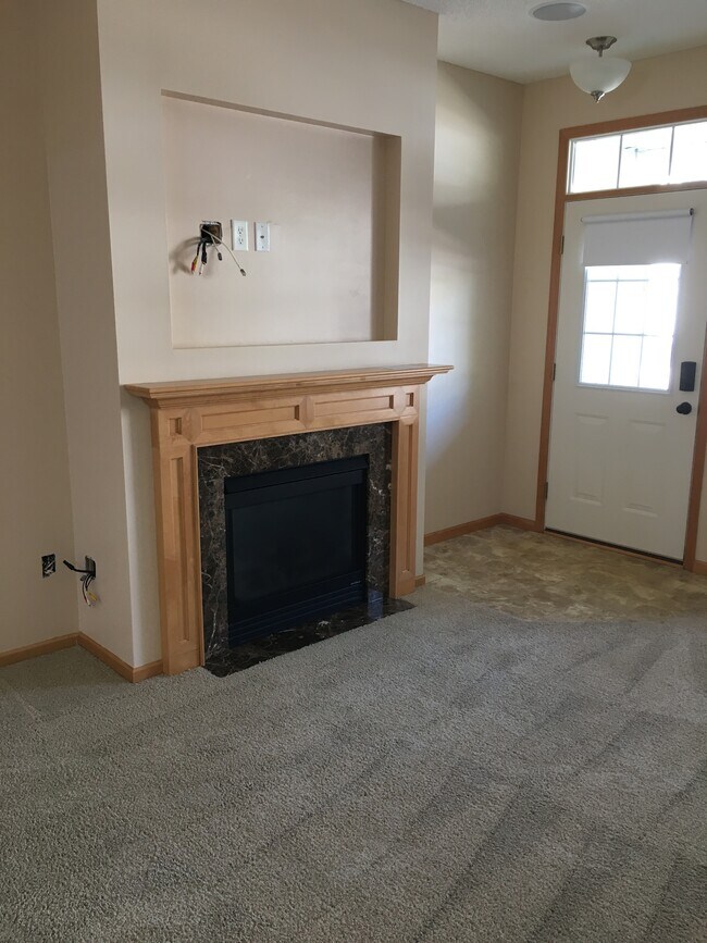 Living room - 3425 Hazel Trl