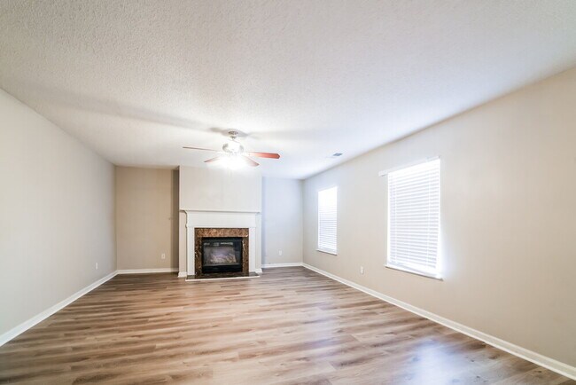 Foto del edificio - 1027 Sycamore Ln