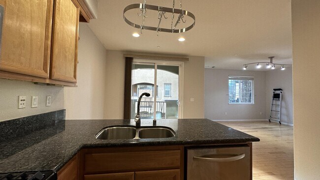 Building Photo - 572 Almaden Walk Loop
