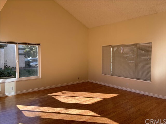 Building Photo - 1438 Windsor Dr