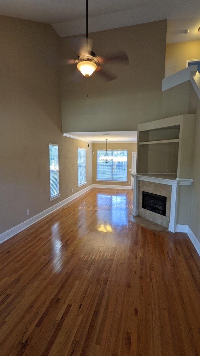 Building Photo - 1633 Shadowmoss Ave