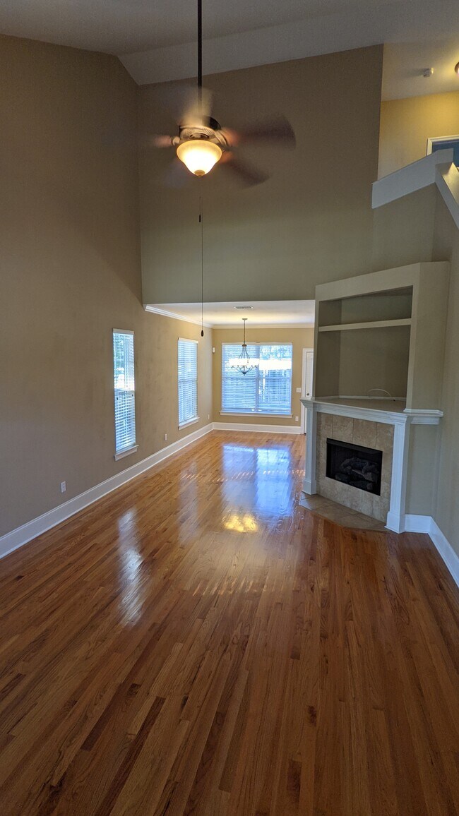 Foto del edificio - 1633 Shadowmoss Ave