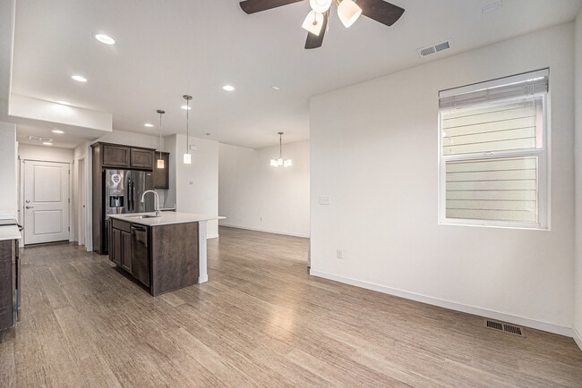 Building Photo - 9790 Clermont Ln