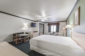 Building Photo - 1025 Swanson St