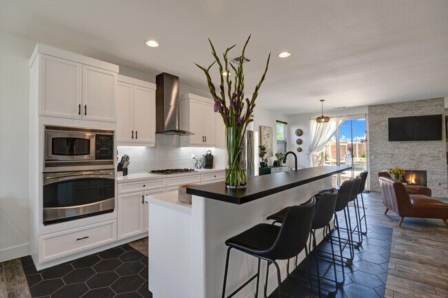 Building Photo - 80718 Desert Spur Dr