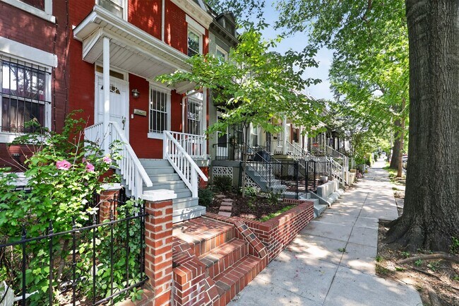 Foto del edificio - 759 Harvard St NW
