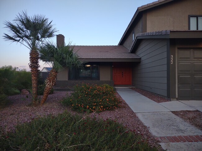 Building Photo - 322 Esquina Dr