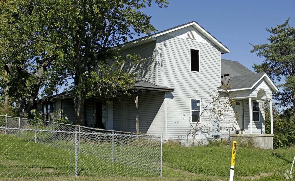 Building Photo - 17979 N. Service Rd
