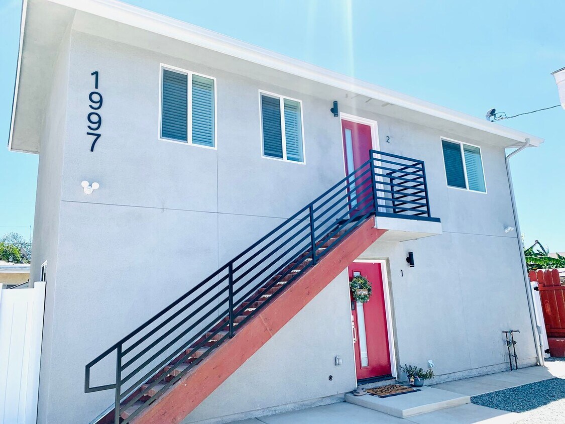 Foto principal - CHARMING Newly Constructed 1BD/BA Availabl...