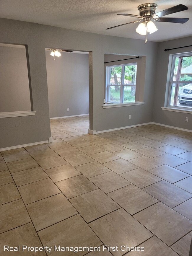 Building Photo - 3 br, 1.5 bath House - 1028 Chitwood Street