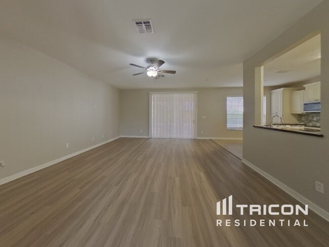 Building Photo - 2803 Eagle Lake Dr