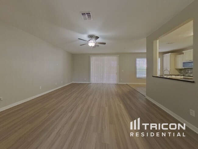 Foto del edificio - 2803 Eagle Lake Dr