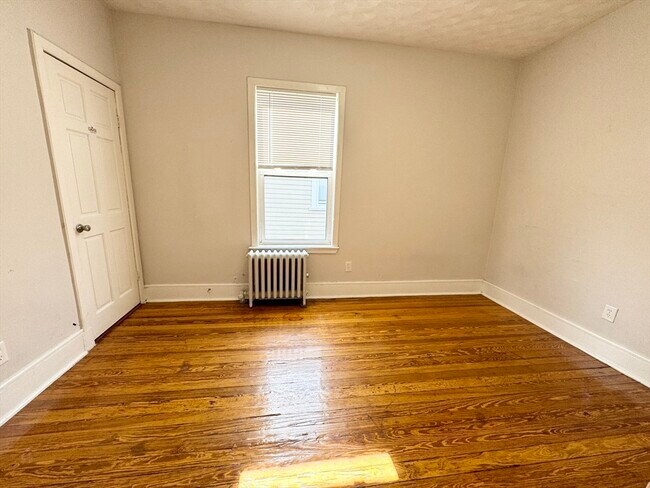 Foto del edificio - 153 E Cottage St